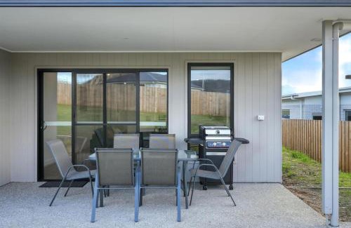 Old Beach House | Modern and Accessible, Old Beach