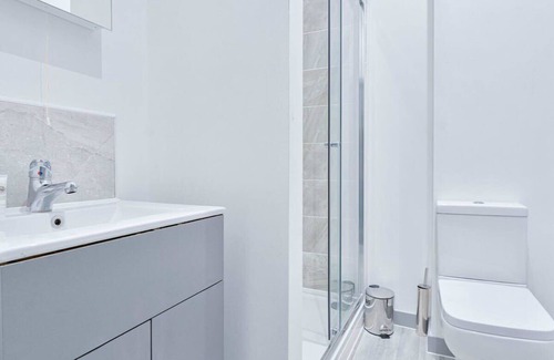 Brierley Hill Apartment | Modern and Bright 1 Bed Apartment, Dudley