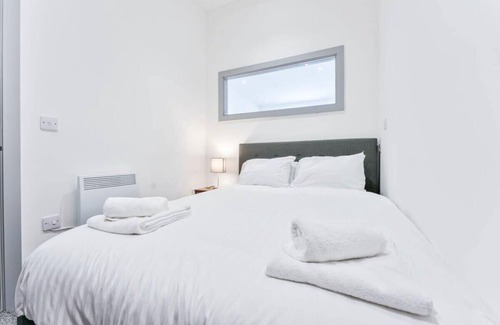 Brierley Hill Apartment | Modern and Bright 1 Bed Apartment, Dudley
