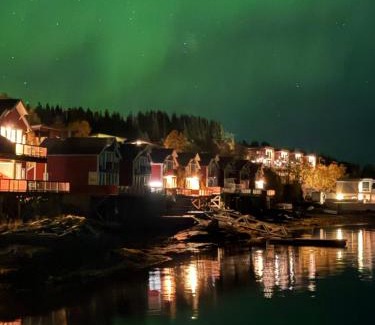 Laukeng House | Modern and cozy fjord view cabin