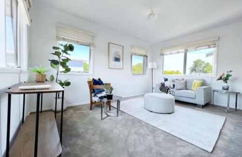 Glen Waverley House | Modern and Elegant house with swimming pool