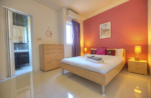 Qala Apartment | Modern and spacious 2 bedroom apartment with communal outdoor pool GZ-SMEL1-1