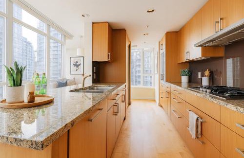 Coal Harbour Apartment | Modern and Spacious 2BR Apartment in Coal Harbour