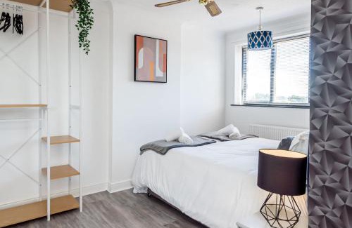 Ipswich House | Modern and Spacious 4 Bedroom Home in Ipswich