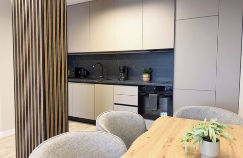 g.k. Trakia Apartment | Modern and Spacious Two-Bedroom Apartment
