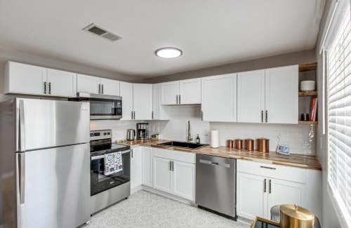 Olathe House | Modern and Stylish Olathe Home in Prime Location