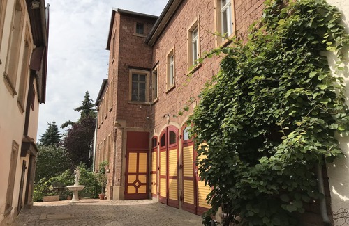 Rhodt unter Rietburg Apartment | Modern apartment in a renovated 18th century historic landmark