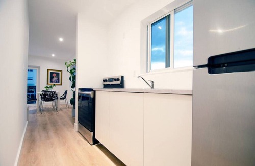 Eastern Shores Condo | Modern Apart beside canal, near beach w/parking