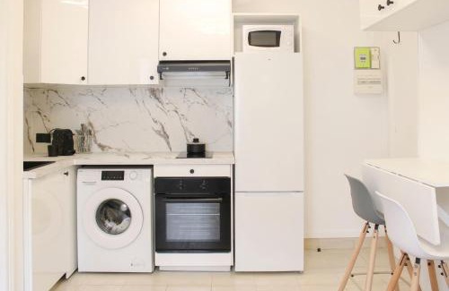 Louis Bertrand-Mirabeau-Semard Apartment | Modern apartment at the gates of Paris