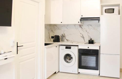 Louis Bertrand-Mirabeau-Semard Apartment | Modern apartment at the gates of Paris