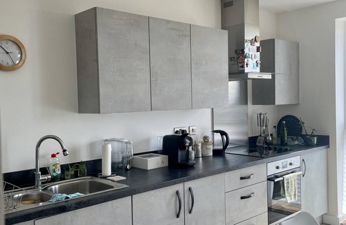 South Hornchurch Apartment | Modern Apartment All Amenities Greater London