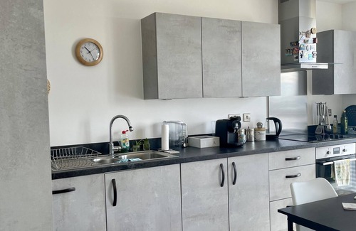 South Hornchurch Apartment | Modern Apartment All Amenities Greater London