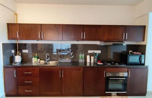 Mount Lavinia Apartment | Modern apartment in close proximity to the Beach