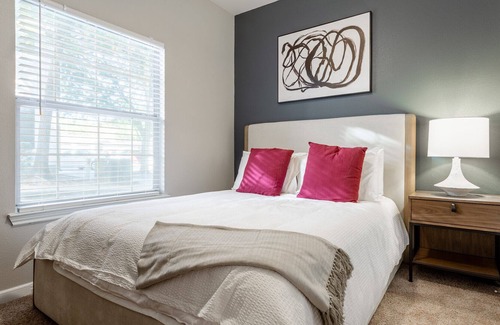 Sweetbriar Apartment | Modern Apartment in Prime Location (ID7659X35)