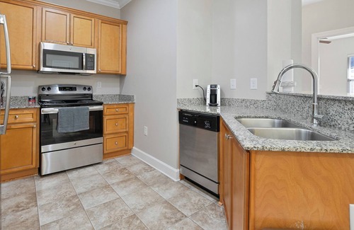 Greensboro Apartment | Modern Apartment in Prime Location (ID7976X37)