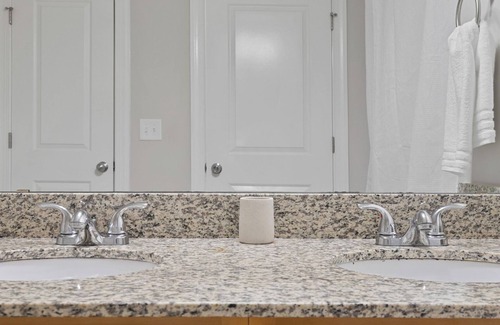 Greensboro Apartment | Modern Apartment in Prime Location (ID7976X37)