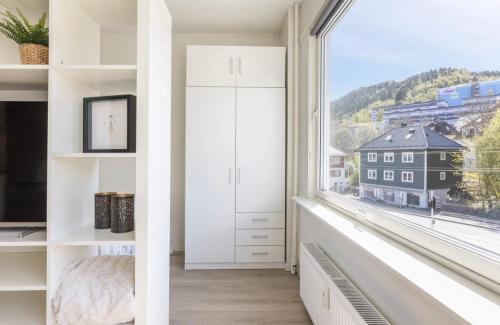 Laksevag Apartment | Modern apartment ONLY 5 minutes from City centre