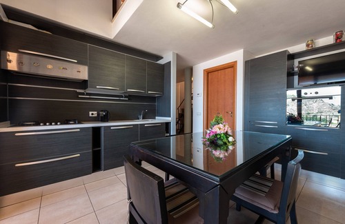 Cefalu Apartment | Modern Apartment with Sea View, Wi-Fi and Air Conditioning