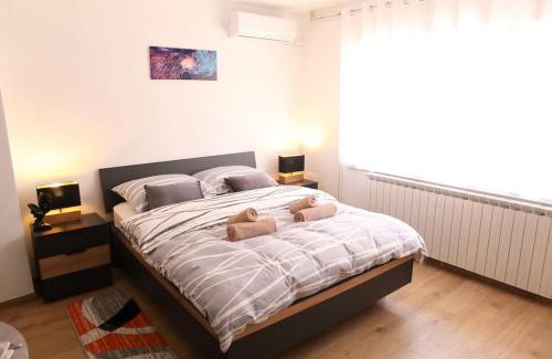 Sesvete Apartment | Modern apt in Dubec, ideal for couple