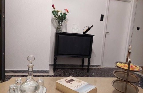 Mavrikiano Apartment | Modern apt with private garden next to the beach in the center of Elounda!