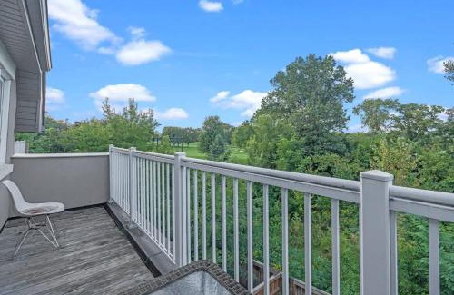 Lakeview House | Modern Beautiful Home Private Patio and Balcony