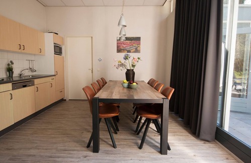 Appelscha House | Modern bungalow with parking