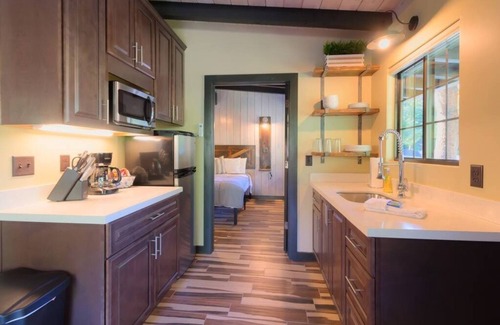 Sedona Cabin | Modern cabin for 4 with views of the red rocks and next to Slide Rock State park