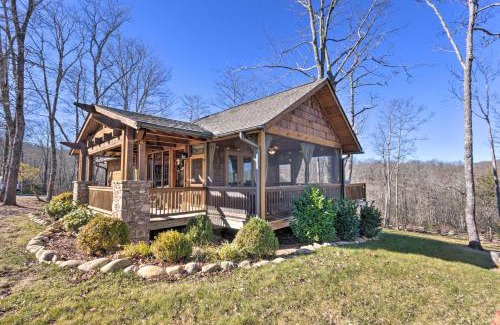 Tuckasegee House | Modern Cabin with Deck, Grill and Chinquapin Amenities