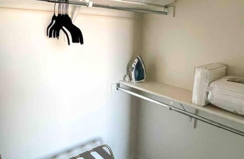 Downtown Salt Lake City Apartment | Modern Central apt/Gym/Pool/Hottub/Garageparking