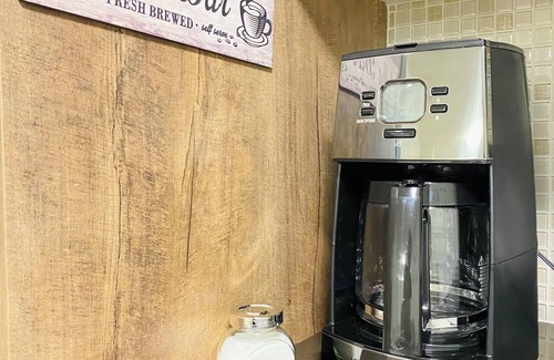 Jasper Place House | *Modern*Central Location*Cozy Guest Suite*Sleep 4