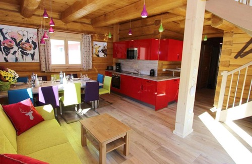 Kaprun Ski Chalet | Modern Chalet in Kaprun with Jacuzzi