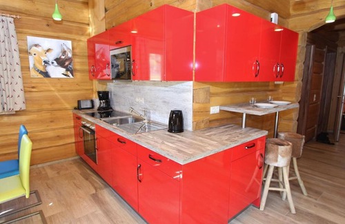 Kaprun Ski Chalet | Modern Chalet in Kaprun with Jacuzzi