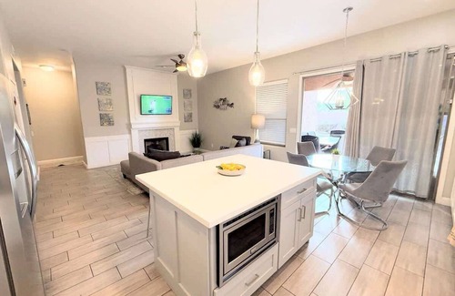 Ocotillo House | Modern Chandler Home – Heated Pool, Golf, Fire Pit