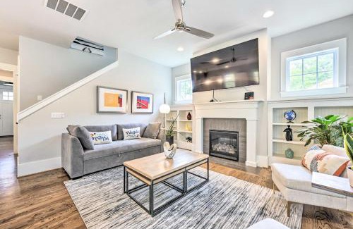 Oakhurst House | Modern Charlotte Home about 4 Mi to Downtown!