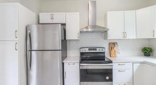 Mobile House | Modern Chateau Remodeled Home Close to Downtown