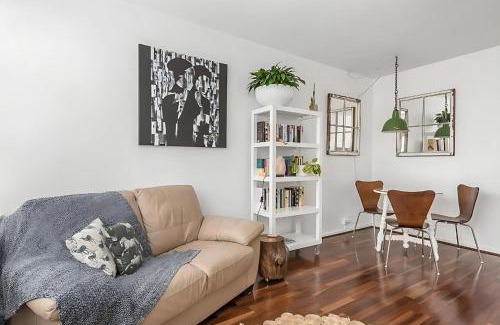 New Town Apartment | Modern City-Fringe Apartment in New Town