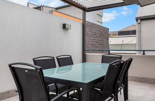 Cooks Hill Apartment | Modern City Living in the Heart of Cooks Hill