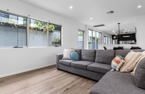 Cooks Hill Apartment | Modern City Living in the Heart of Cooks Hill