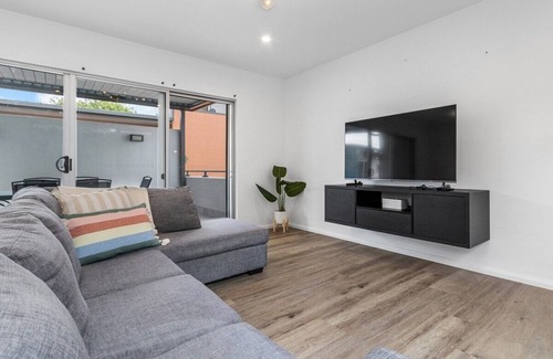 Cooks Hill Apartment | Modern City Living in the Heart of Cooks Hill