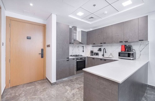 Jumeirah Village Circle Apartment | Modern Comfort in a Spacious Apartment - Suiteable