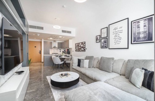 Jumeirah Village Circle Apartment | Modern Comfort in a Spacious Apartment - Suiteable