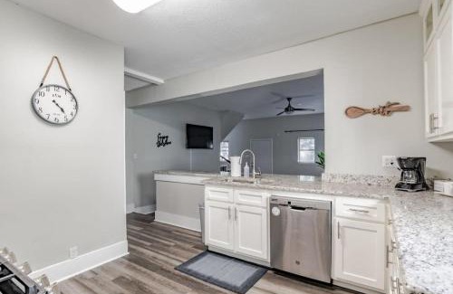 Leinkauf House | Modern Cottage on Michigan