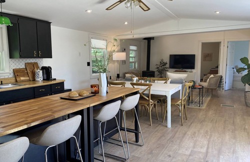 Denver Cottage | Modern Cottage with Private Pond, Spa and Views