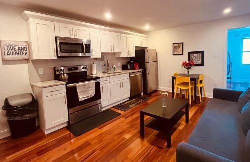 Passyunk Square Apartment | Modern Cozy Unit Near Geno's & Pat's