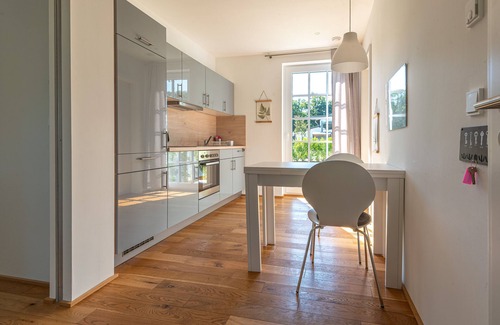 Worpswede Apartment | Modern, cozy vacation apartment, 77 m², sauna, garden w. View over the meadows