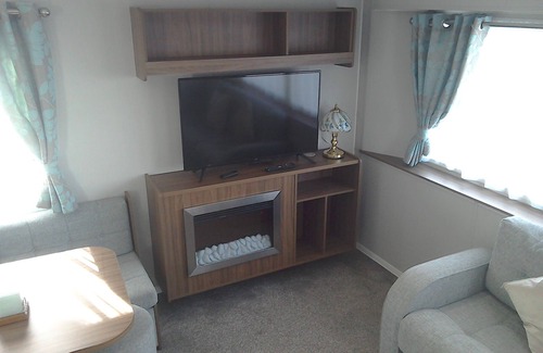 Exmouth House | Modern Deluxe 3 bedroom caravan with sea views