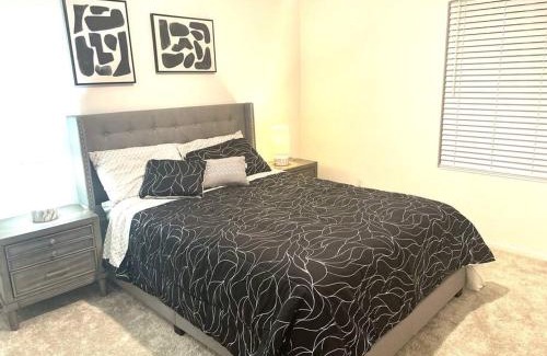 Victorville Villa | Modern Desert Gem, Boho Retreat 2 Living Rooms