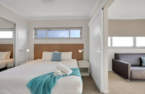 Mackay Apartment | Modern Dual Key Apt w Pool in the heart of Mackay
