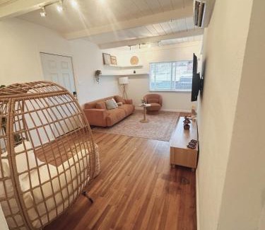 Grant Hill House | Modern Eclectic 2BR Near Petco, Balboa Park & Zoo