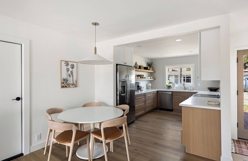 San Marcos House | Modern Escape w/Views. Walk to Lake, Resort, Golf & Dining. Pet Friendly